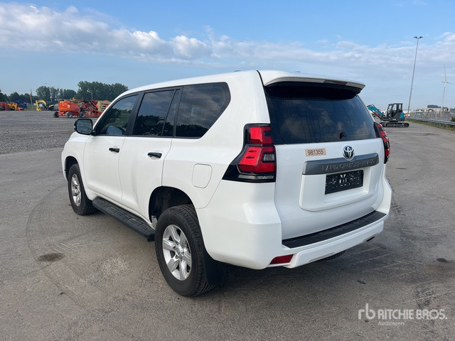 Toyota Land Cruiser SUV - SUV: obrázek 4 Toyota Land Cruiser SUV - SUV: obrázek 4