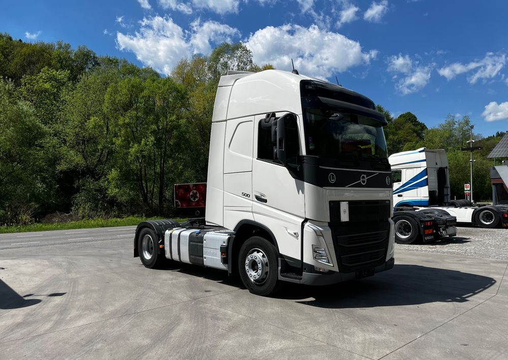 Volvo FH 500 // Zamiana na starszy // EURO 6 // Standard // 2024 Rok // Parkclima // Globe XL // Skóry // Joystick // - Tahač: obrázek 4 Volvo FH 500 // Zamiana na starszy // EURO 6 // Standard // 2024 Rok // Parkclima // Globe XL // Skóry // Joystick // - Tahač: obrázek 4