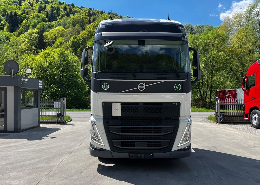 Volvo FH 500 // Zamiana na starszy // EURO 6 // Standard // 2024 Rok // Parkclima // Globe XL // Skóry // Joystick // - Tahač: obrázek 3 Volvo FH 500 // Zamiana na starszy // EURO 6 // Standard // 2024 Rok // Parkclima // Globe XL // Skóry // Joystick // - Tahač: obrázek 3
