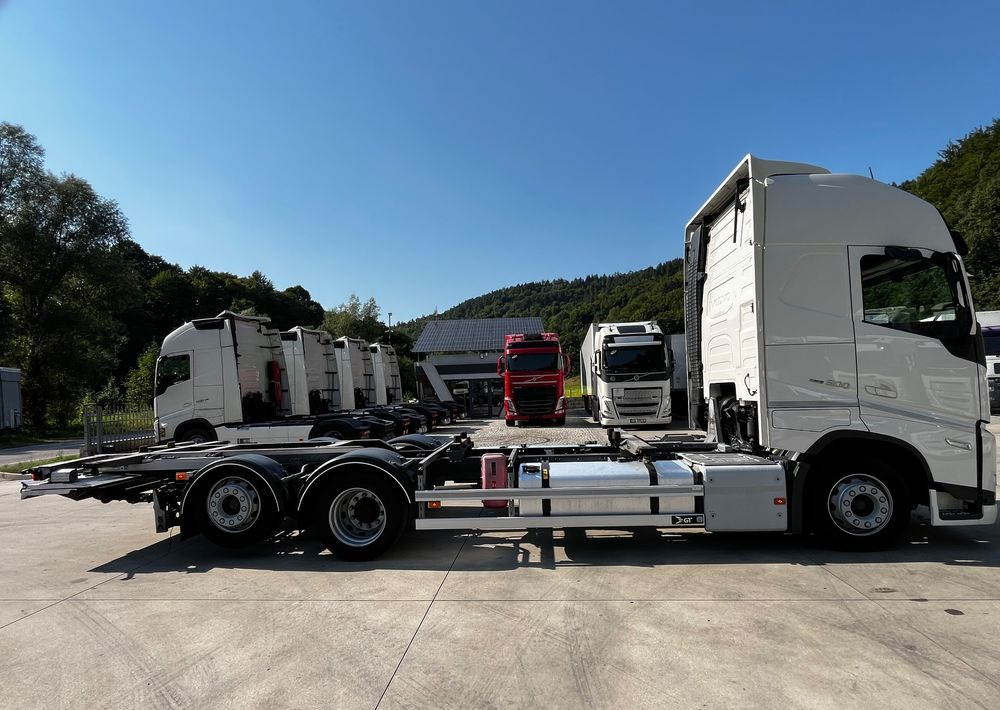 Volvo FH500 BDF 6x2 // Dolny zaczep // Euro 6 motor ! // New Face // XXL Cab // - Podvozek s kabinou: obrázek 4 Volvo FH500 BDF 6x2 // Dolny zaczep // Euro 6 motor ! // New Face // XXL Cab // - Podvozek s kabinou: obrázek 4