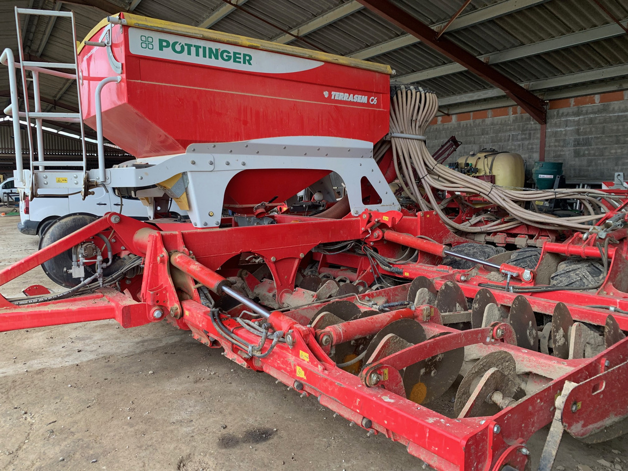 POTTINGER Terrasem C6 Artis-Plus - Přesný secí stroj: obrázek 1 POTTINGER Terrasem C6 Artis-Plus - Přesný secí stroj: obrázek 1
