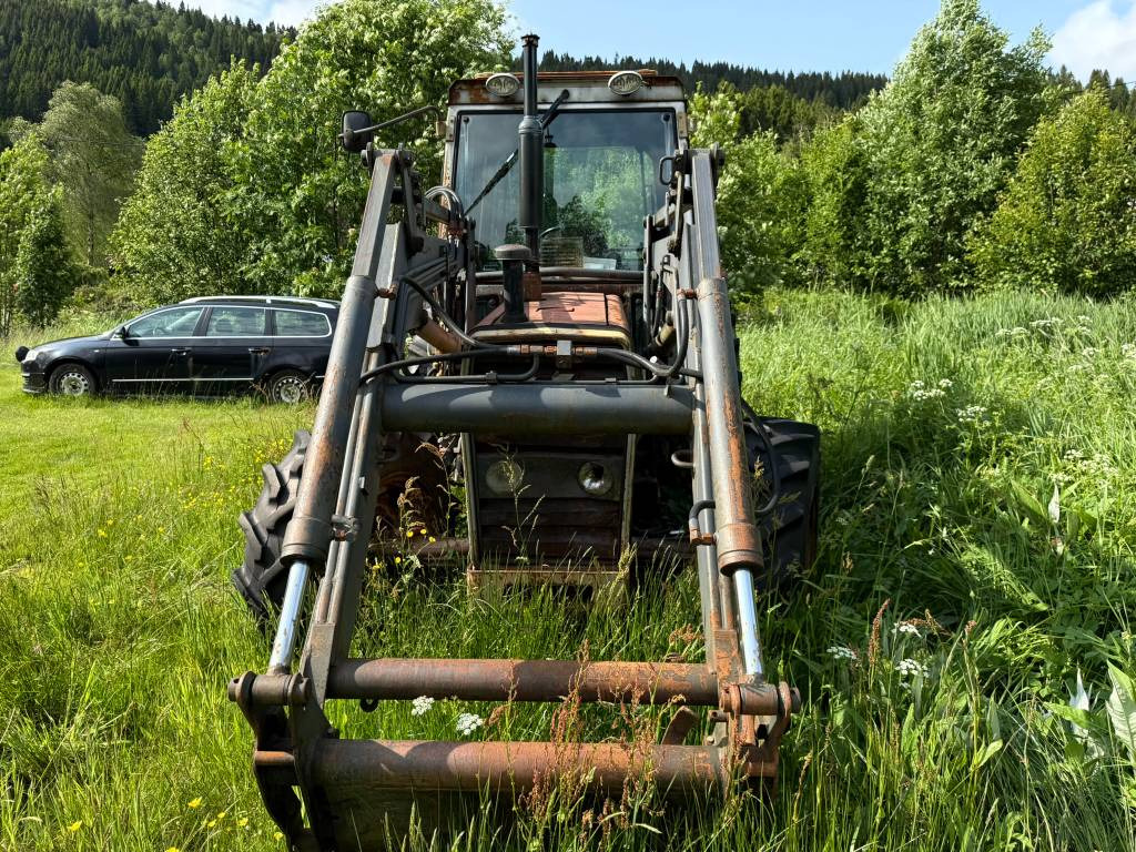 Traktor Massey Ferguson 675: obrázek 8