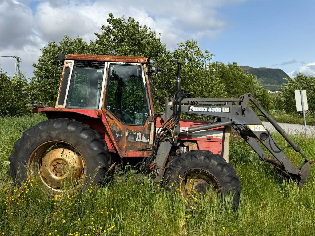 Massey Ferguson 675 - Traktor: obrázek 3 Massey Ferguson 675 - Traktor: obrázek 3