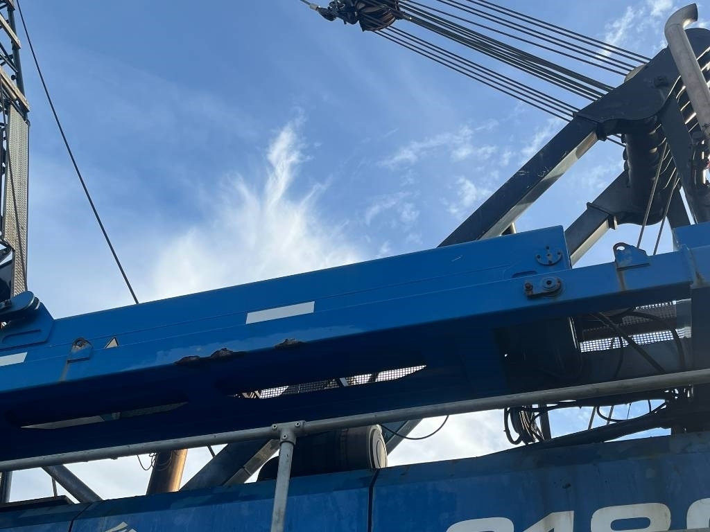 Přístavní zařízení, Jeřáb Sennebogen 6180 HDSL: obrázek 13