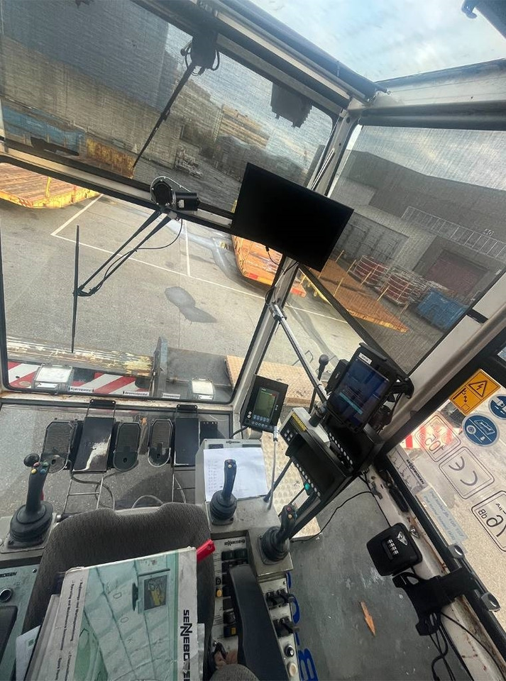 Přístavní zařízení, Jeřáb Sennebogen 6180 HDSL: obrázek 10