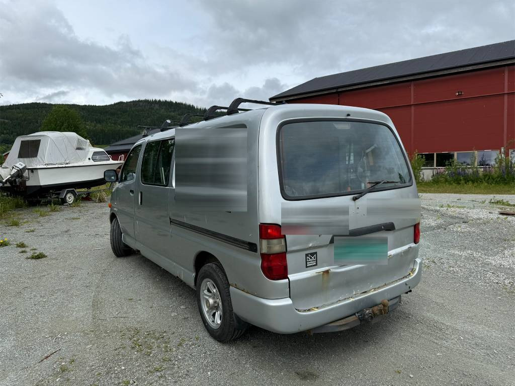 Toyota Hiace 4x4 - Furgon: obrázek 3 Toyota Hiace 4x4 - Furgon: obrázek 3