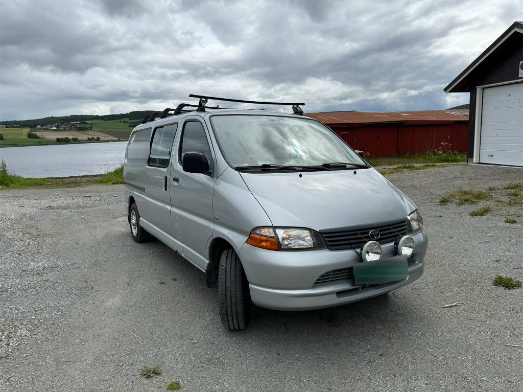 Toyota Hiace 4x4 - Furgon: obrázek 5 Toyota Hiace 4x4 - Furgon: obrázek 5