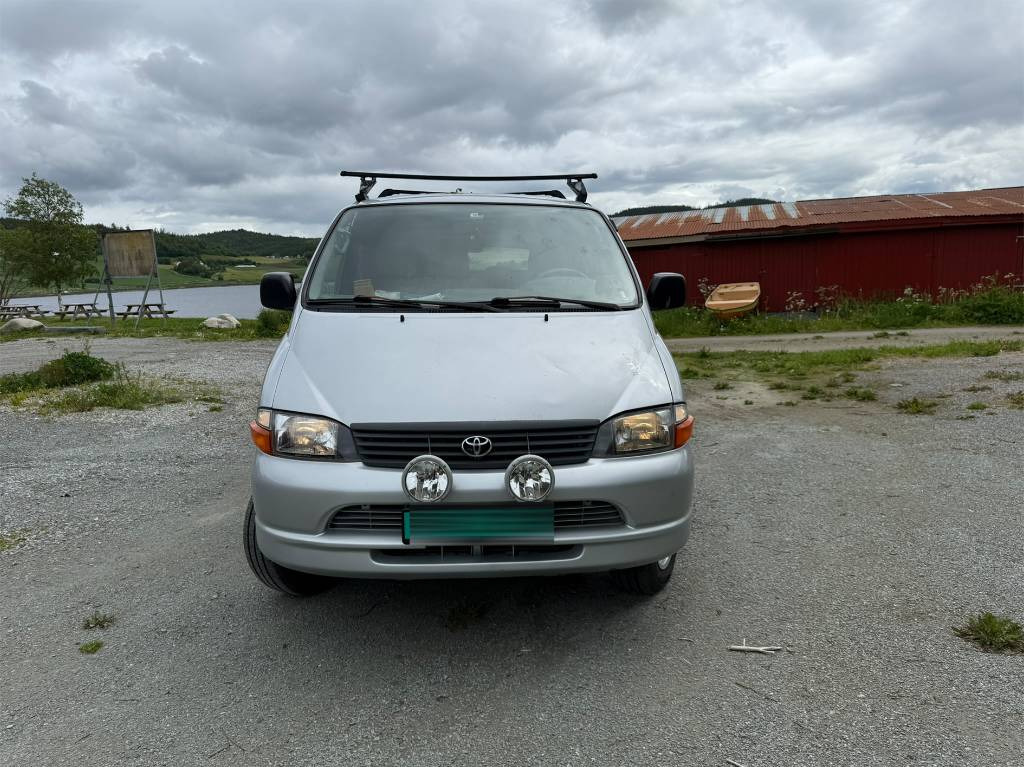 Toyota Hiace 4x4 - Furgon: obrázek 4 Toyota Hiace 4x4 - Furgon: obrázek 4