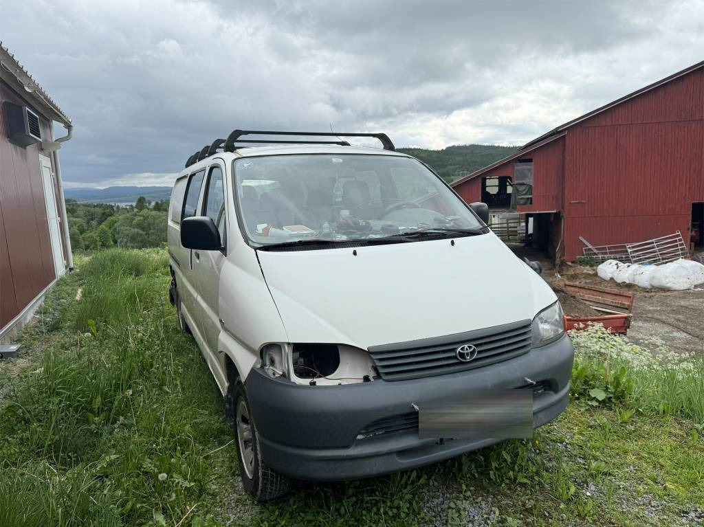 Toyota Hiace 4x4 - Furgon: obrázek 2 Toyota Hiace 4x4 - Furgon: obrázek 2