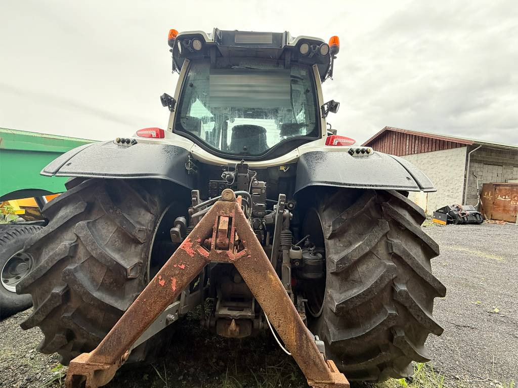 Valtra N 174 med frontlaster - Traktor: obrázek 4 Valtra N 174 med frontlaster - Traktor: obrázek 4