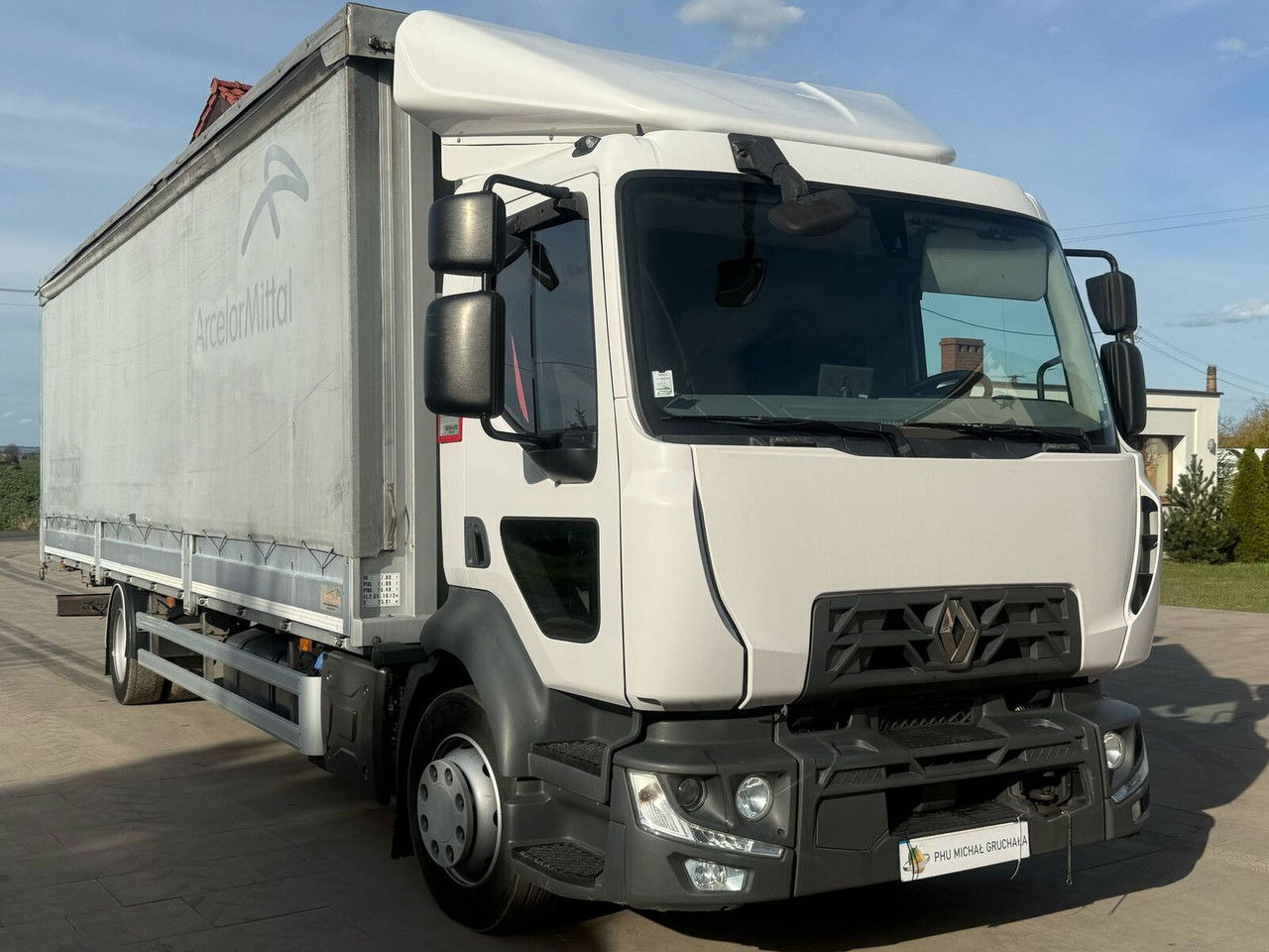 Renault D12 - Plachtový nákladní auto: obrázek 1 Renault D12 - Plachtový nákladní auto: obrázek 1