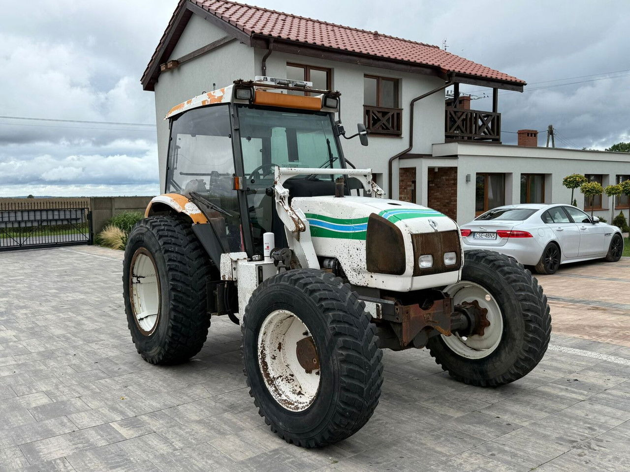 Renault Ergos 100 - Traktor: obrázek 1 Renault Ergos 100 - Traktor: obrázek 1