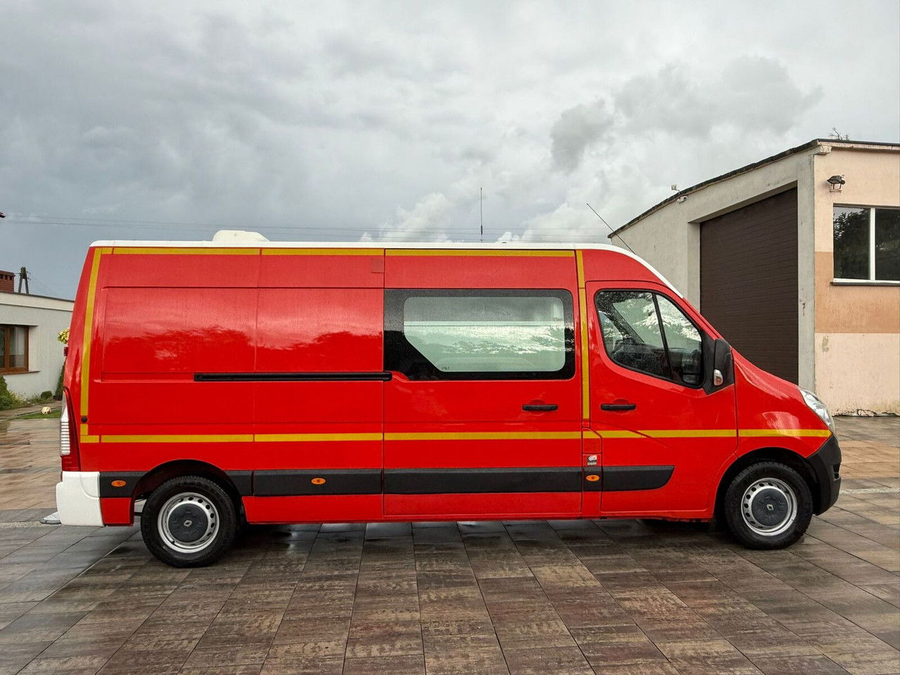 Renault Master 2016 Rok Ambulans Karetka Pogotowie - Pohotovostní vůz: obrázek 4 Renault Master 2016 Rok Ambulans Karetka Pogotowie - Pohotovostní vůz: obrázek 4
