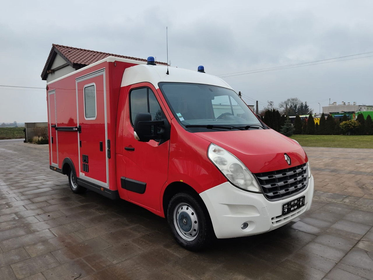 Renault Master Karetka Ambulans pogotowie kontenerowe Kamper - Pohotovostní vůz: obrázek 1 Renault Master Karetka Ambulans pogotowie kontenerowe Kamper - Pohotovostní vůz: obrázek 1