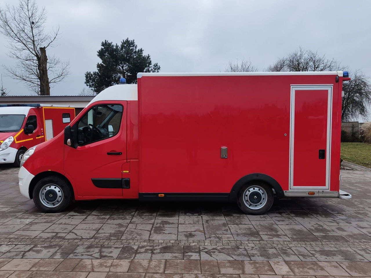 Renault Master Karetka Ambulans pogotowie kontenerowe Kamper - Pohotovostní vůz: obrázek 5 Renault Master Karetka Ambulans pogotowie kontenerowe Kamper - Pohotovostní vůz: obrázek 5