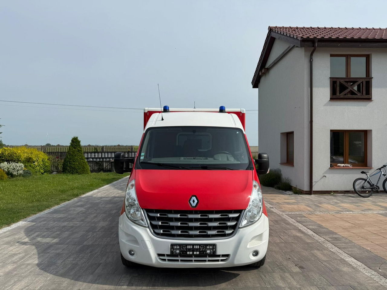 Renault Master Karetka Ambulans pogotowie kontenerowe - Pohotovostní vůz: obrázek 2 Renault Master Karetka Ambulans pogotowie kontenerowe - Pohotovostní vůz: obrázek 2