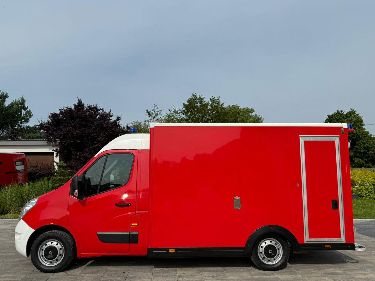 Renault Master Karetka Ambulans pogotowie kontenerowe - Pohotovostní vůz: obrázek 5 Renault Master Karetka Ambulans pogotowie kontenerowe - Pohotovostní vůz: obrázek 5