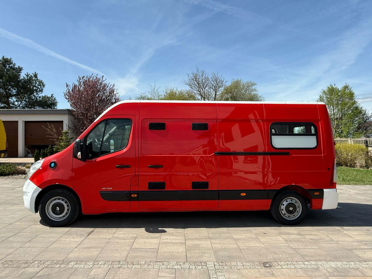Renault Master Karetka pogotowie Ambulans - Pohotovostní vůz: obrázek 5 Renault Master Karetka pogotowie Ambulans - Pohotovostní vůz: obrázek 5