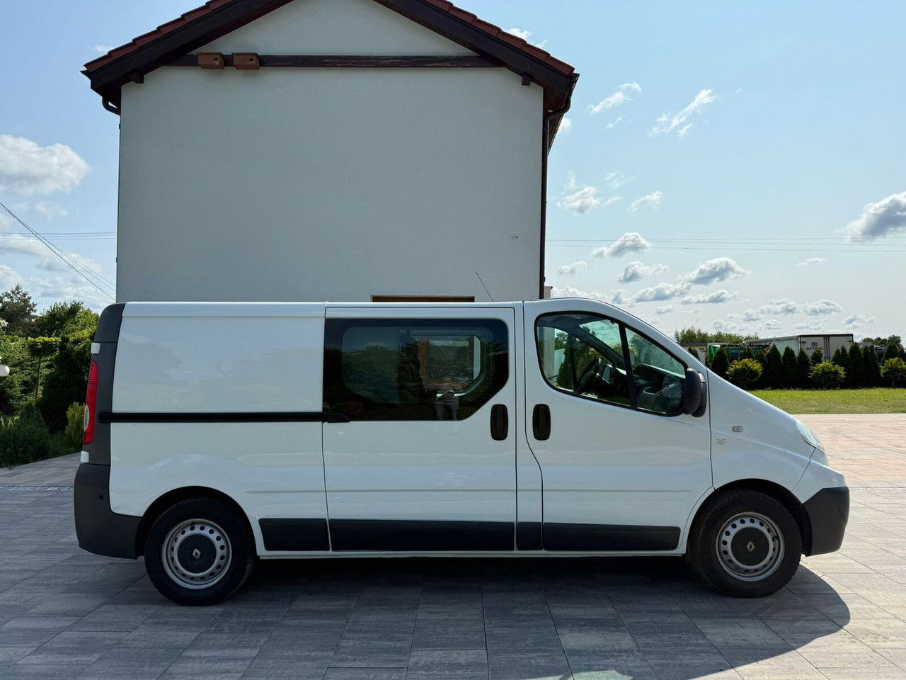 Renault Trafic 2.0 Doka 6 osobowy Klimatyzacja Hak - Malá dodávka: obrázek 4 Renault Trafic 2.0 Doka 6 osobowy Klimatyzacja Hak - Malá dodávka: obrázek 4
