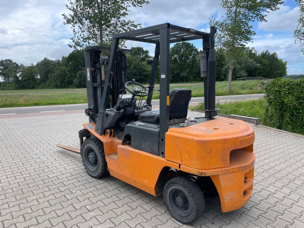 Nissan FJ02A25U 2.5 ton diesel triplo freelift heftruck - Vysokozdvižný vozík: obrázek 2 Nissan FJ02A25U 2.5 ton diesel triplo freelift heftruck - Vysokozdvižný vozík: obrázek 2