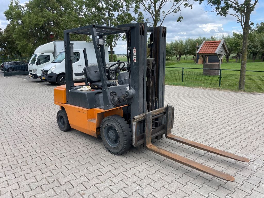 Nissan FJ02A25U 2.5 ton diesel triplo freelift heftruck - Vysokozdvižný vozík: obrázek 4 Nissan FJ02A25U 2.5 ton diesel triplo freelift heftruck - Vysokozdvižný vozík: obrázek 4