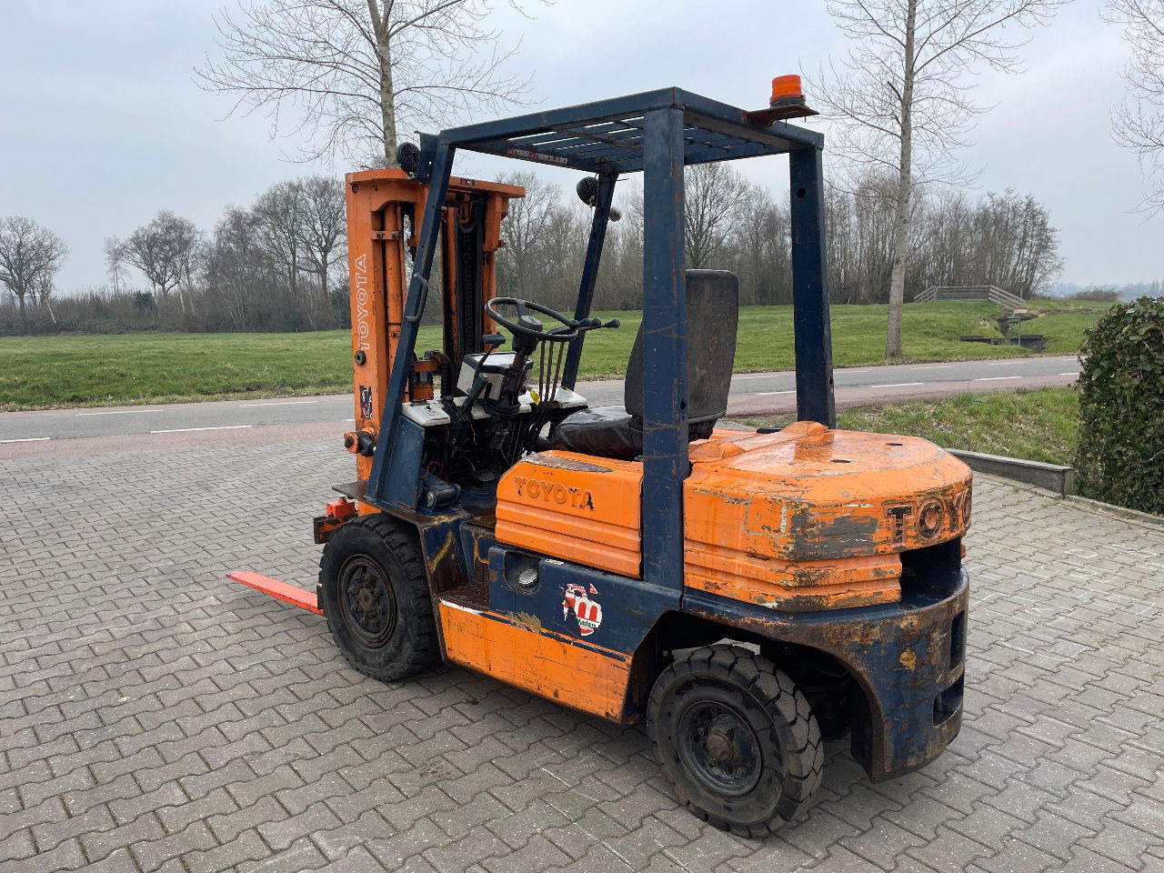 Toyota 2.5ton diesel triplo heftruck forklift - Vysokozdvižný vozík: obrázek 2 Toyota 2.5ton diesel triplo heftruck forklift - Vysokozdvižný vozík: obrázek 2