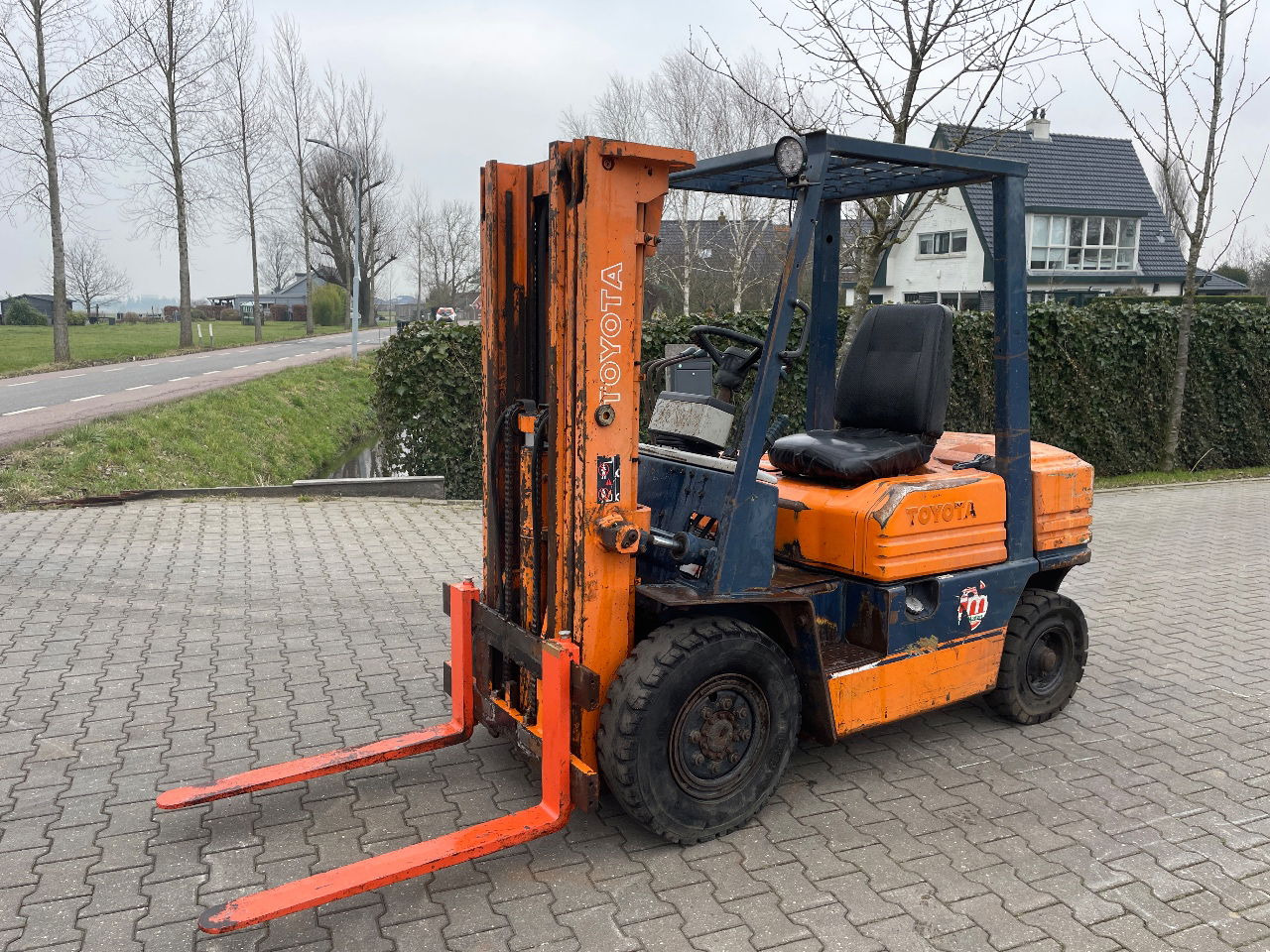 Toyota 2.5ton diesel triplo heftruck forklift - Vysokozdvižný vozík: obrázek 1 Toyota 2.5ton diesel triplo heftruck forklift - Vysokozdvižný vozík: obrázek 1