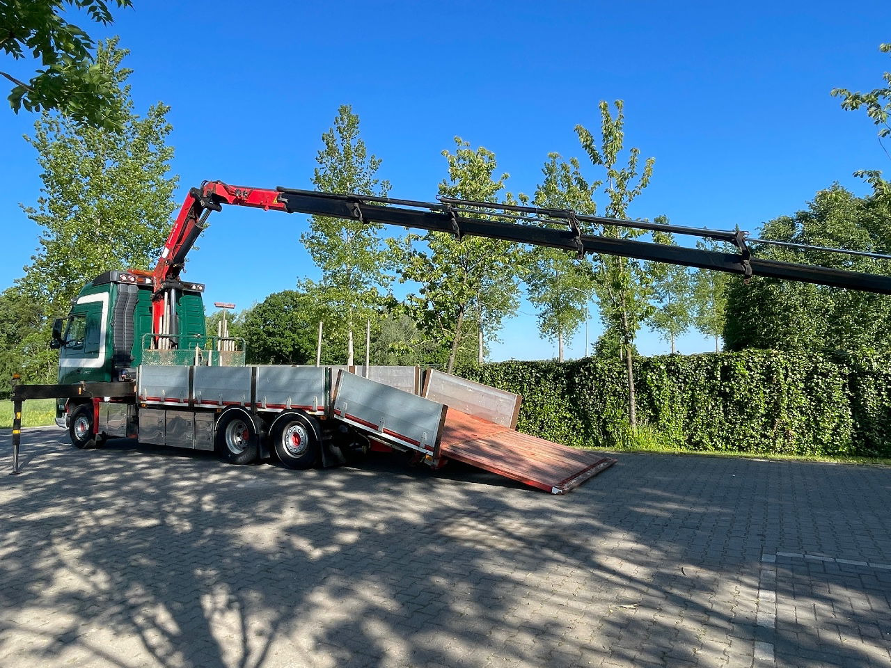 Auto s hydraulickou rukou Volvo FH 13.500 HMF 2420 K5 crane, winch, and extendable deck: obrázek 11