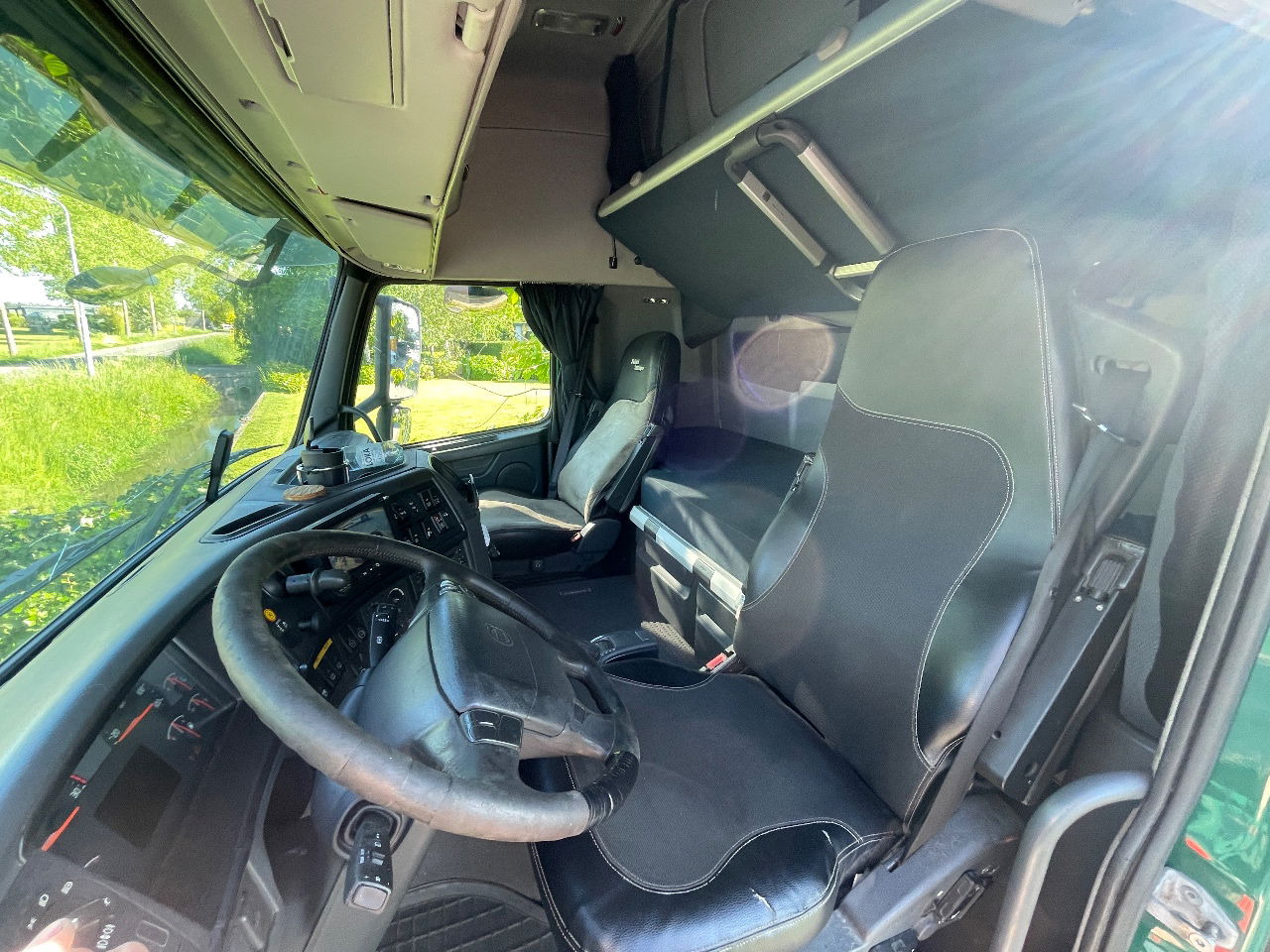 Auto s hydraulickou rukou Volvo FH 13.500 HMF 2420 K5 crane, winch, and extendable deck: obrázek 43