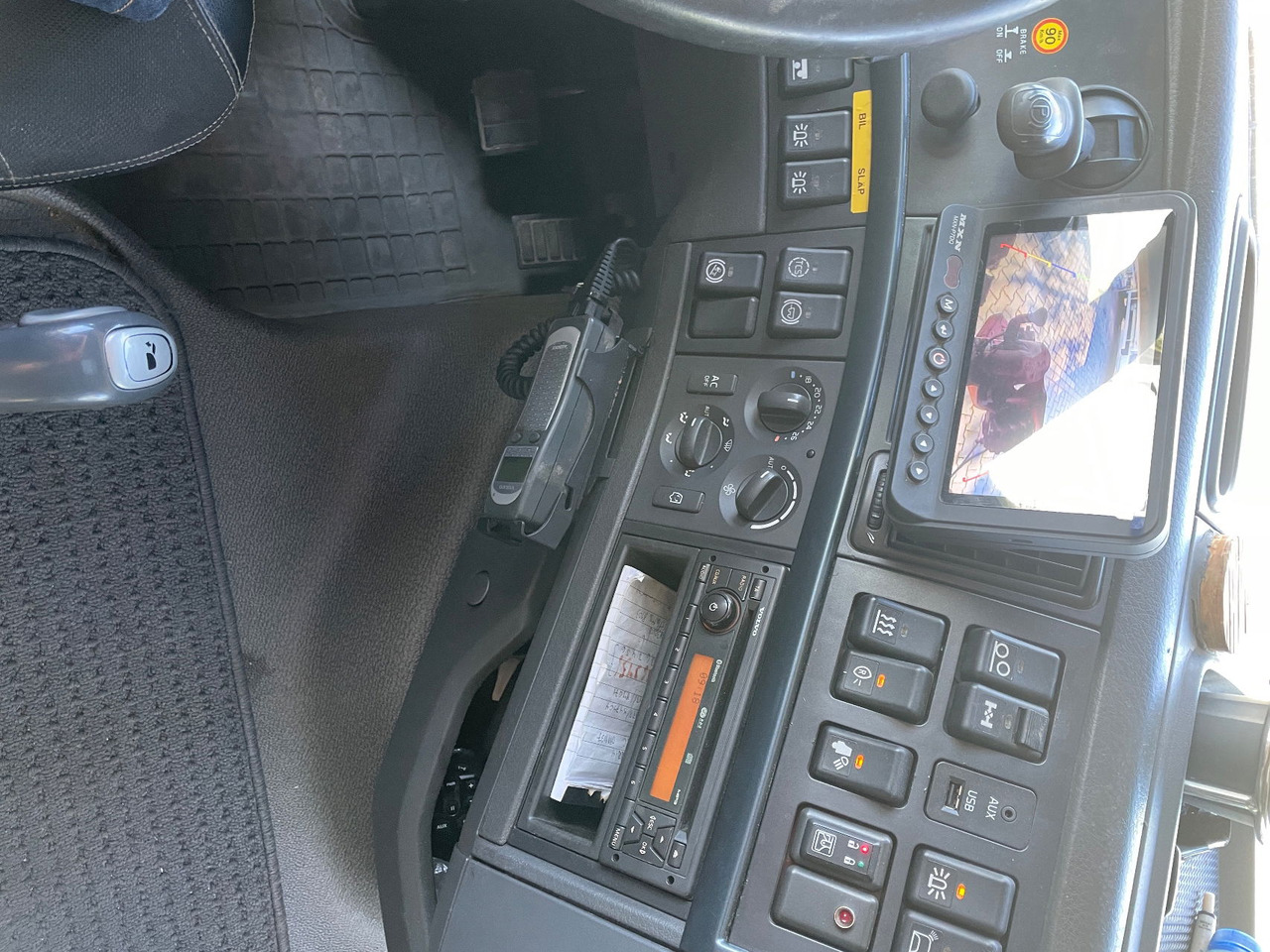 Auto s hydraulickou rukou Volvo FH 13.500 HMF 2420 K5 crane, winch, and extendable deck: obrázek 20