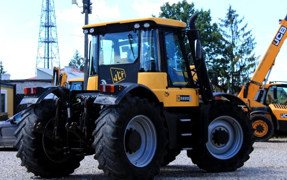 JCB Fastrac 3220 - Traktor: obrázek 3 JCB Fastrac 3220 - Traktor: obrázek 3