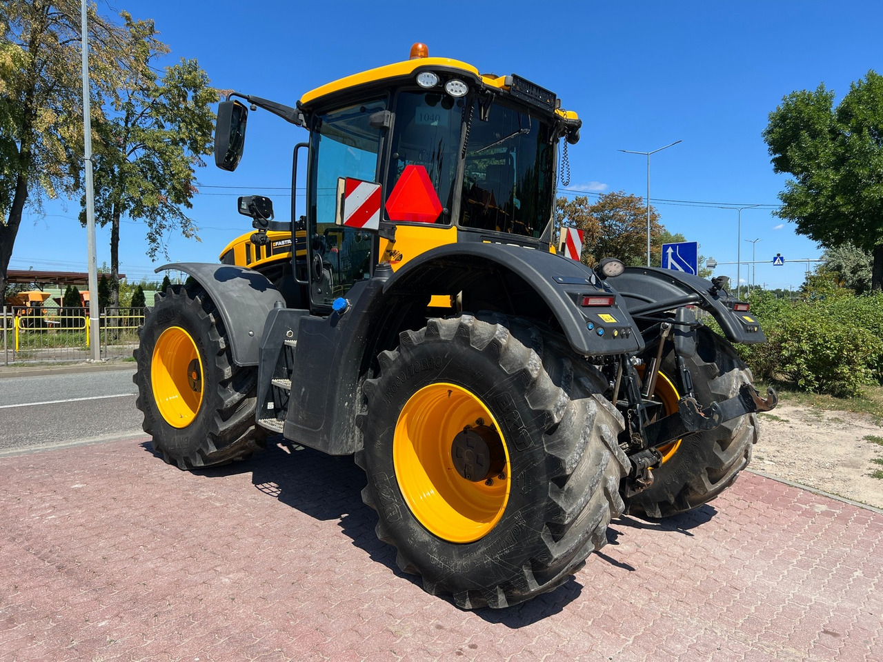 JCB Fastrac 4220 - Traktor: obrázek 3 JCB Fastrac 4220 - Traktor: obrázek 3