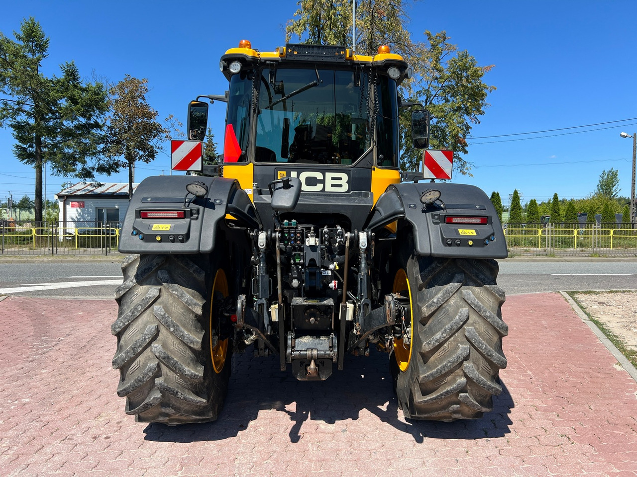 JCB Fastrac 4220 - Traktor: obrázek 4 JCB Fastrac 4220 - Traktor: obrázek 4