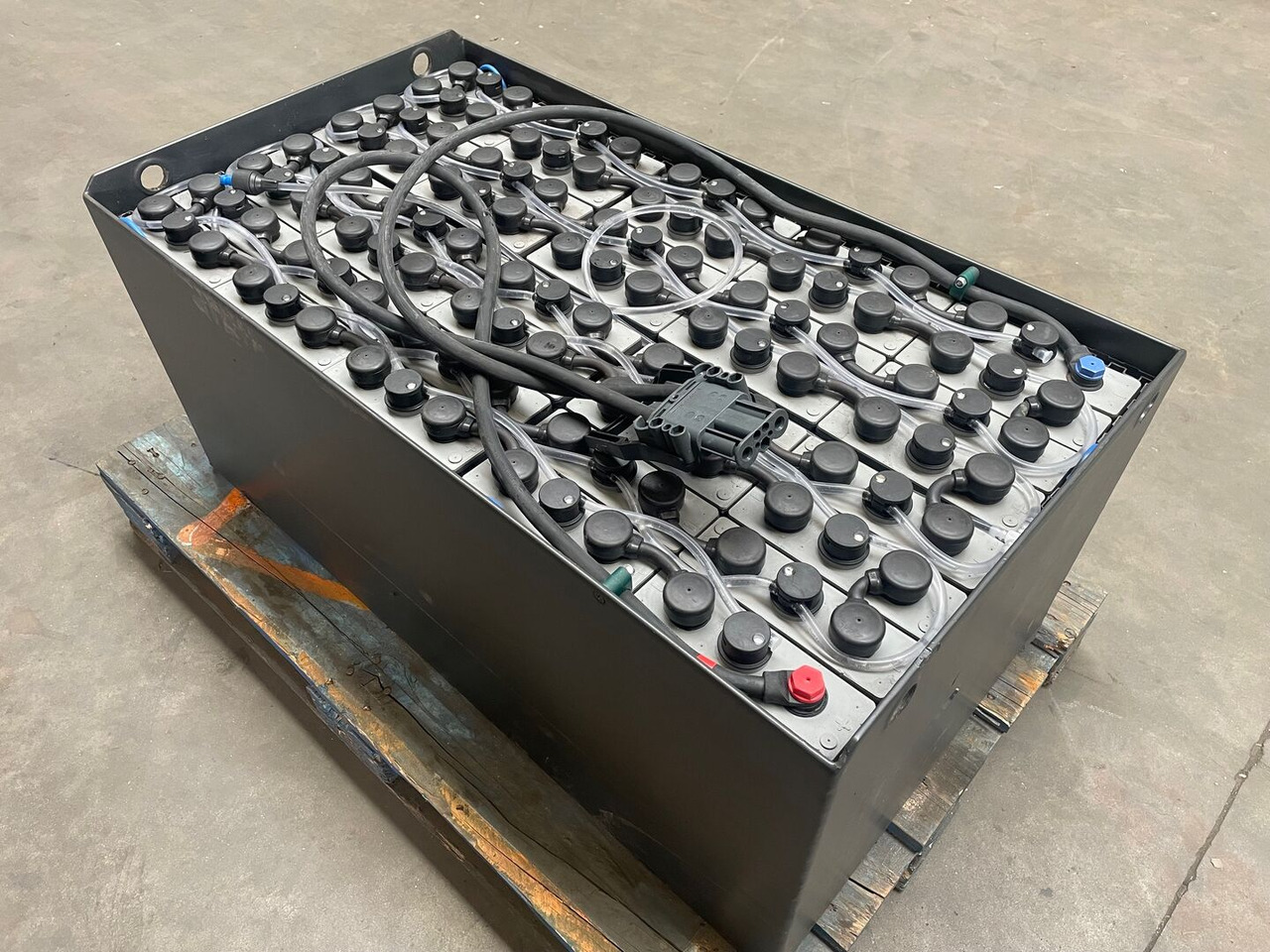 80 Volt I 3 EPzS 240 - Akumulátor pro Manipulační technika: obrázek 1 80 Volt I 3 EPzS 240 - Akumulátor pro Manipulační technika: obrázek 1