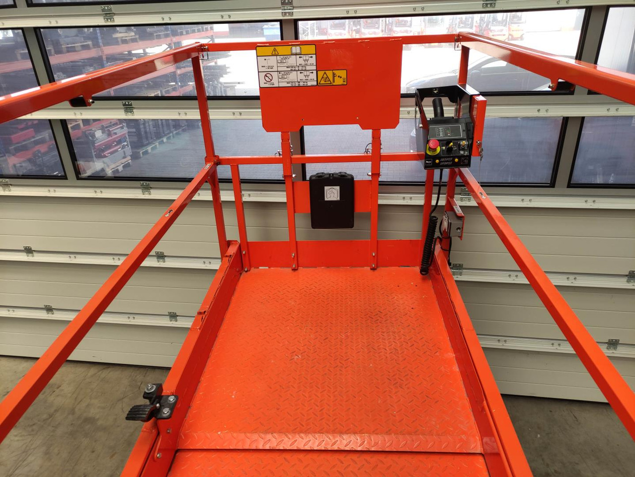 JLG R3246 - Nůžková plošina: obrázek 5 JLG R3246 - Nůžková plošina: obrázek 5
