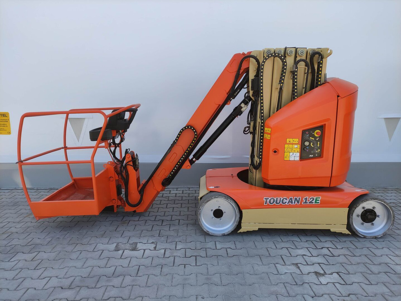 JLG Toucan 12 E (LACK NEU) - Vertikální sloupový výtah: obrázek 1 JLG Toucan 12 E (LACK NEU) - Vertikální sloupový výtah: obrázek 1