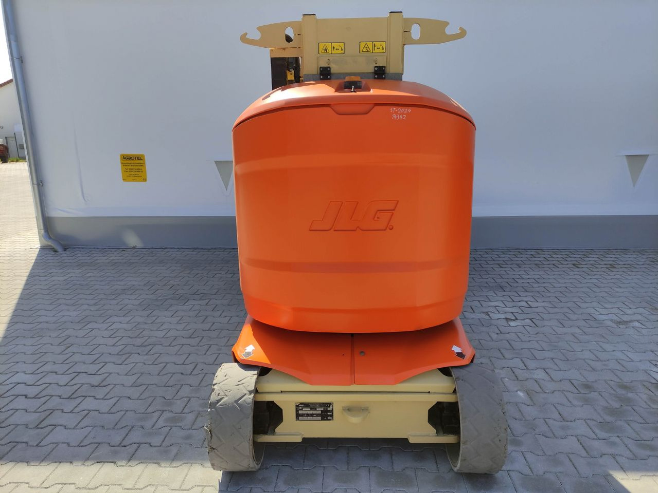 JLG Toucan 12 E (LACK NEU) - Vertikální sloupový výtah: obrázek 4 JLG Toucan 12 E (LACK NEU) - Vertikální sloupový výtah: obrázek 4