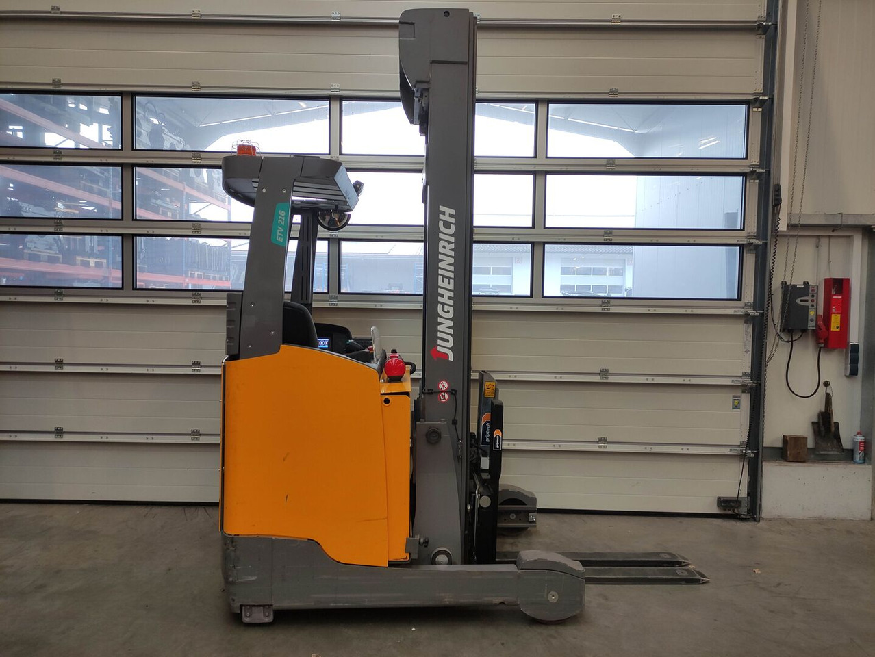 Jungheinrich ETV 216 - Retrak: obrázek 2 Jungheinrich ETV 216 - Retrak: obrázek 2