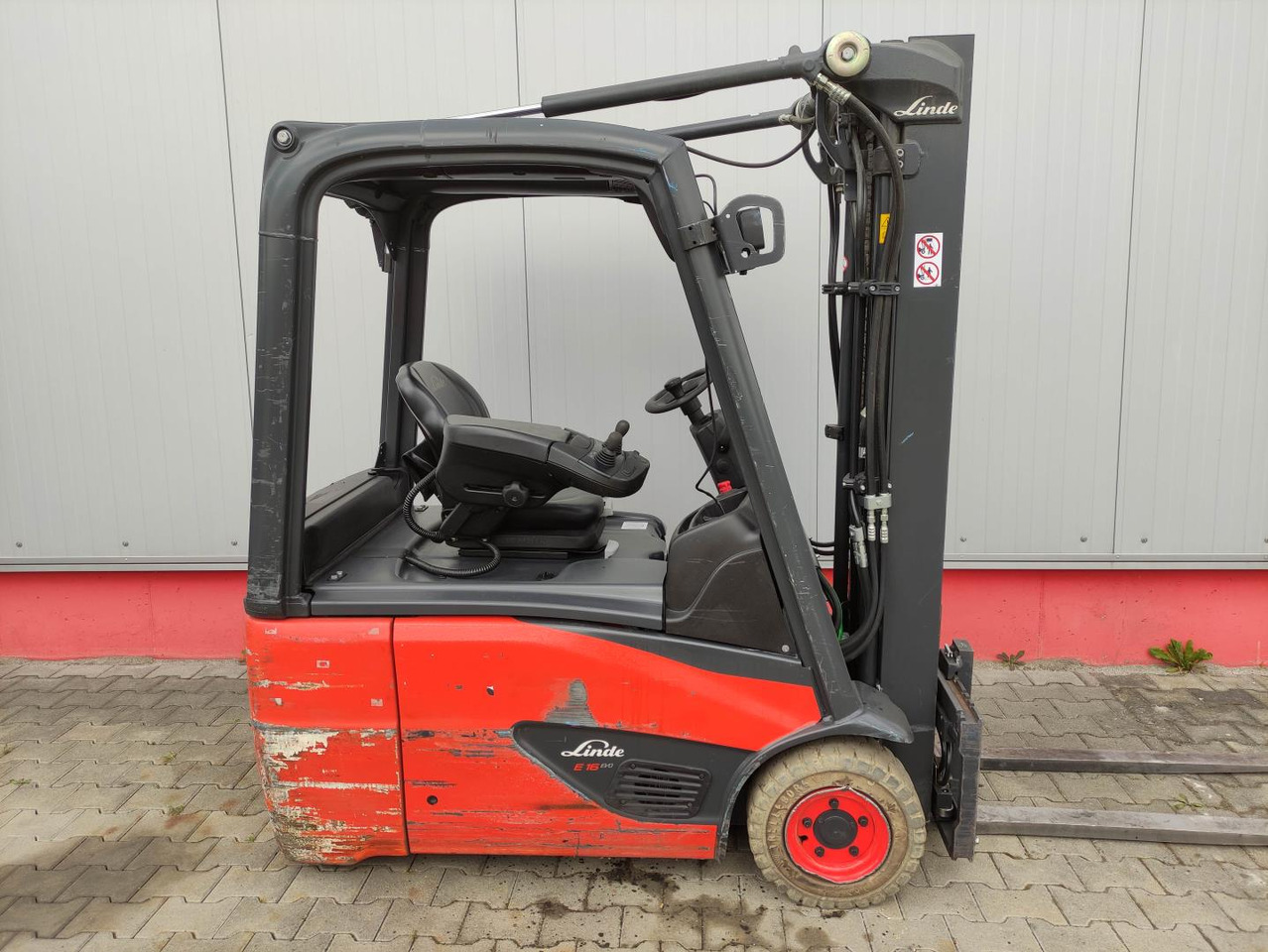 Linde E16-02-386-EVO - Elektrický vysokozdvižný vozík: obrázek 2 Linde E16-02-386-EVO - Elektrický vysokozdvižný vozík: obrázek 2