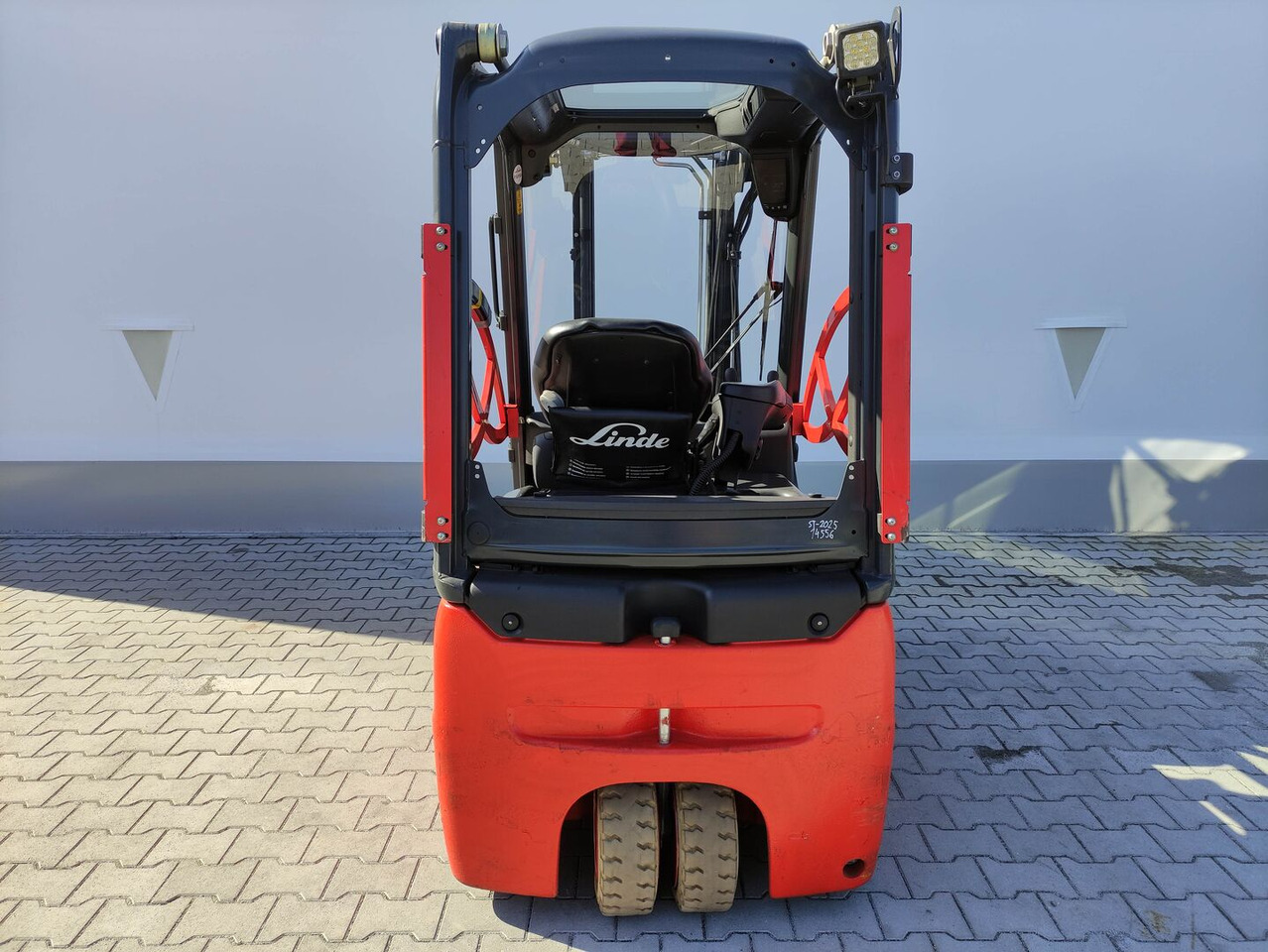 Linde E16-02-EVO-386 - Elektrický vysokozdvižný vozík: obrázek 4 Linde E16-02-EVO-386 - Elektrický vysokozdvižný vozík: obrázek 4