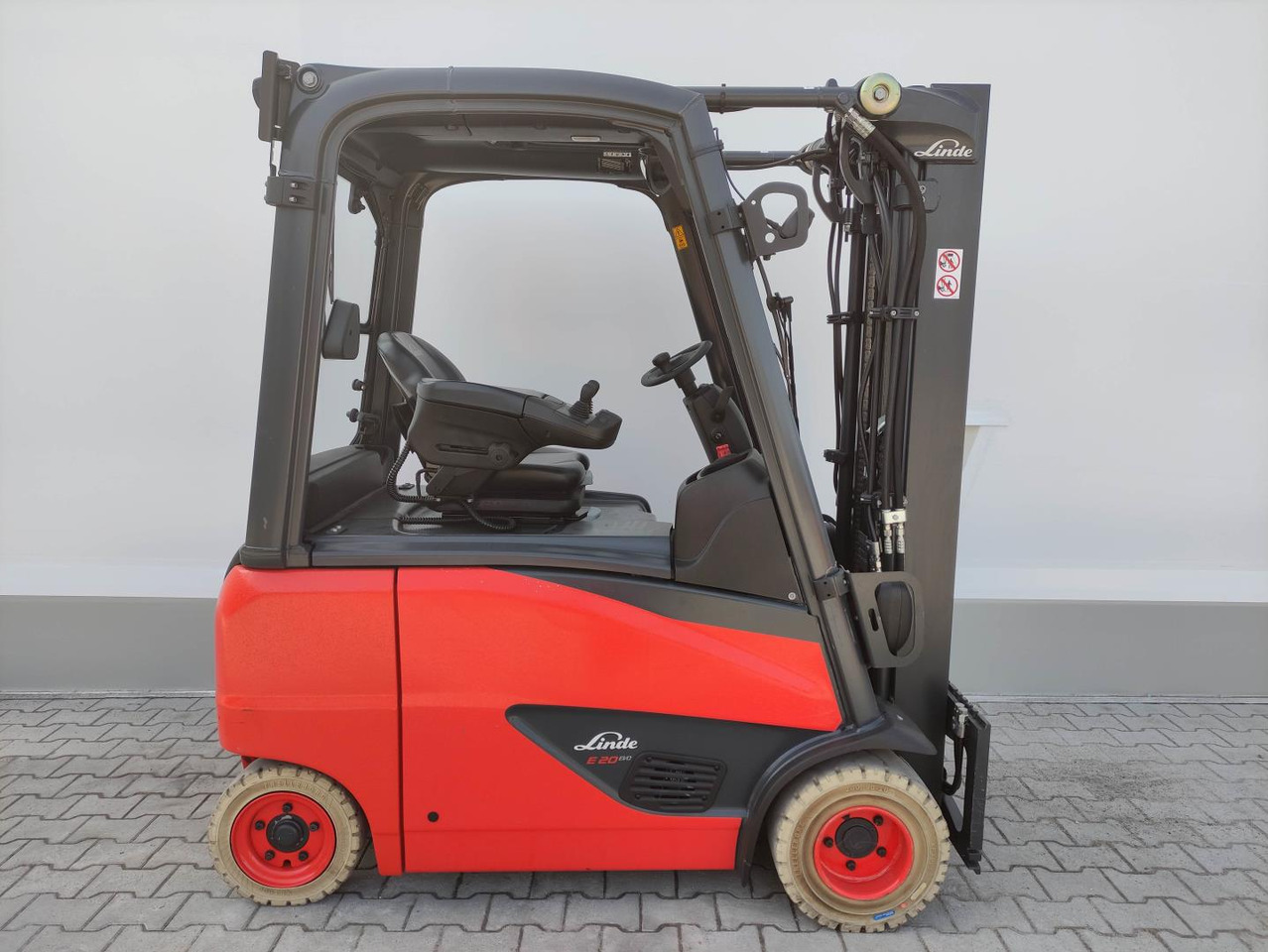 Linde E20PH-02-EVO-386 - Elektrický vysokozdvižný vozík: obrázek 2 Linde E20PH-02-EVO-386 - Elektrický vysokozdvižný vozík: obrázek 2