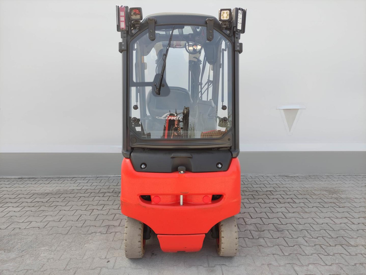 Linde E20PH-02-EVO-386 - Elektrický vysokozdvižný vozík: obrázek 4 Linde E20PH-02-EVO-386 - Elektrický vysokozdvižný vozík: obrázek 4