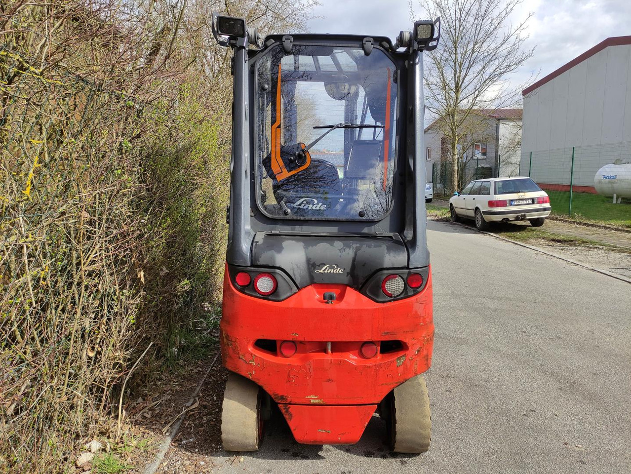 Linde E30H-01/600-387 - Elektrický vysokozdvižný vozík: obrázek 4 Linde E30H-01/600-387 - Elektrický vysokozdvižný vozík: obrázek 4