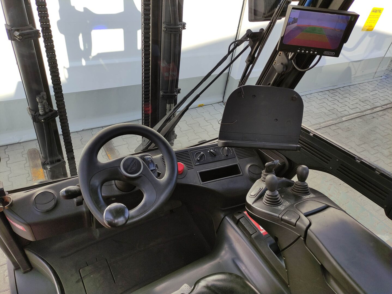 Linde E30H-01-600-387 - Elektrický vysokozdvižný vozík: obrázek 5 Linde E30H-01-600-387 - Elektrický vysokozdvižný vozík: obrázek 5