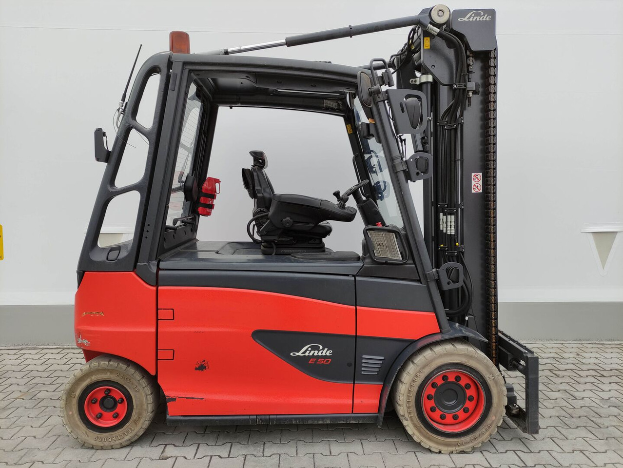 Linde E50HL-01-388 - Elektrický vysokozdvižný vozík: obrázek 2 Linde E50HL-01-388 - Elektrický vysokozdvižný vozík: obrázek 2