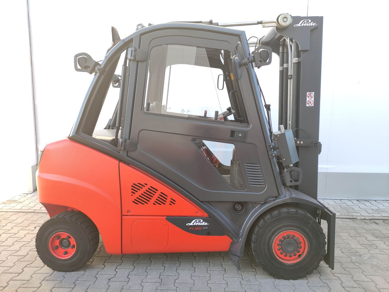 Linde H35D-393-02 EVO / LACK NEU - Dieselový vysokozdvižný vozík: obrázek 2 Linde H35D-393-02 EVO / LACK NEU - Dieselový vysokozdvižný vozík: obrázek 2