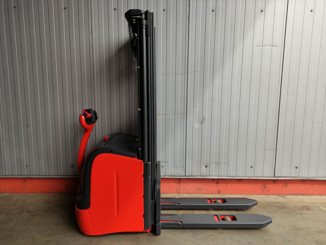 Linde L16-372 (LACK NEU) - Stohovací vozík: obrázek 2 Linde L16-372 (LACK NEU) - Stohovací vozík: obrázek 2