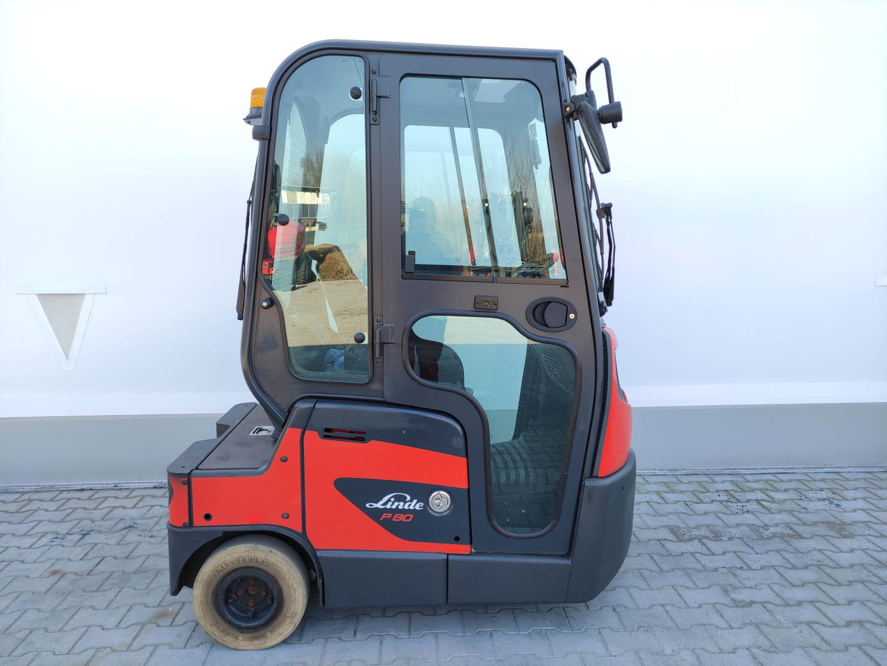 Linde P80 - Elektrický tahač: obrázek 2 Linde P80 - Elektrický tahač: obrázek 2