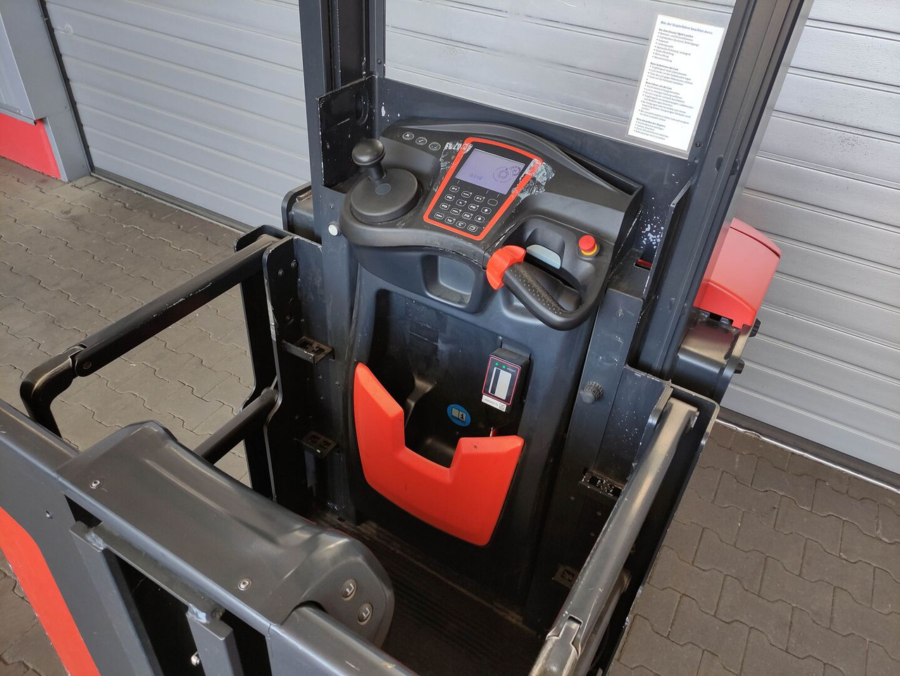 Linde V10-02 - Vychystávací vozík: obrázek 5 Linde V10-02 - Vychystávací vozík: obrázek 5