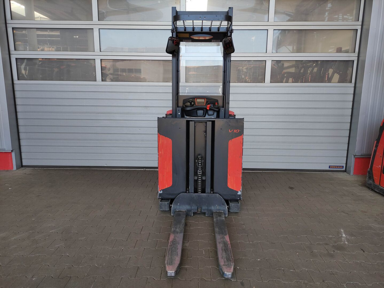 Linde V10-02 - Vychystávací vozík: obrázek 3 Linde V10-02 - Vychystávací vozík: obrázek 3